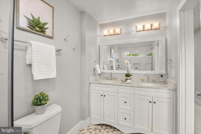 613 LONGFELLOW ST NW, Washington, DC 20011