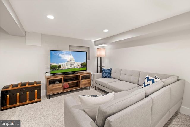 613 LONGFELLOW ST NW, Washington, DC 20011