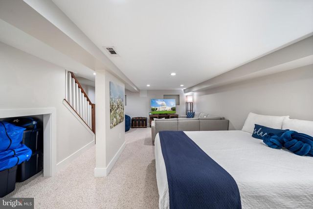 613 LONGFELLOW ST NW, Washington, DC 20011