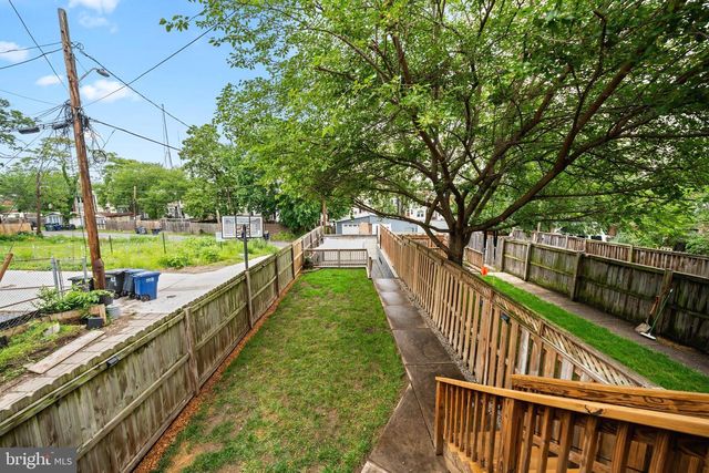 613 LONGFELLOW ST NW, Washington, DC 20011