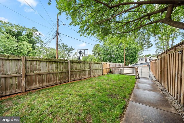 613 LONGFELLOW ST NW, Washington, DC 20011