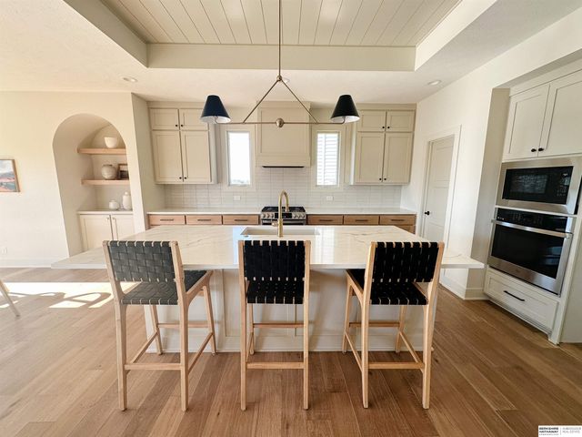 5439 Kestrel Parkway, Elkhorn, NE 68022