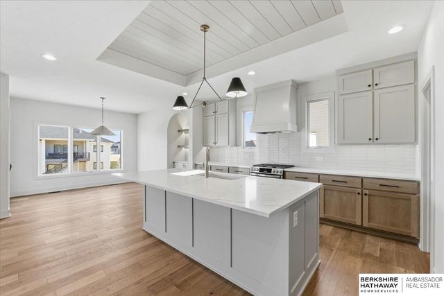 5439 Kestrel Parkway, Elkhorn, NE 68022