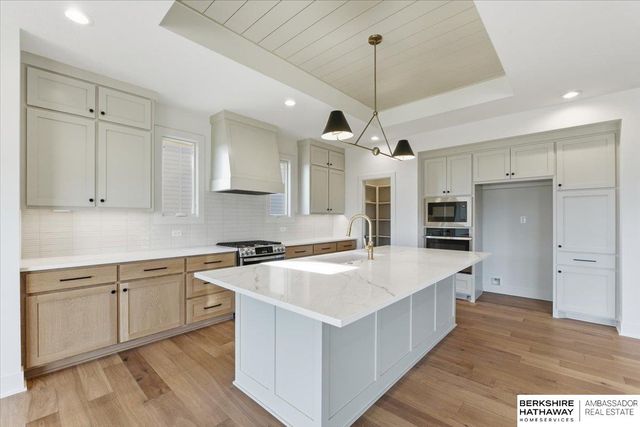 5439 Kestrel Parkway, Elkhorn, NE 68022