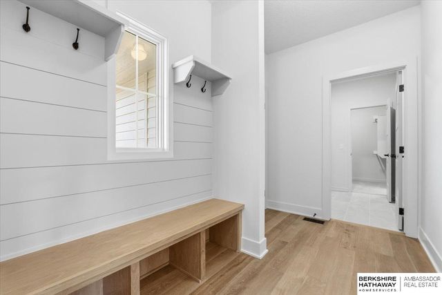 5439 Kestrel Parkway, Elkhorn, NE 68022