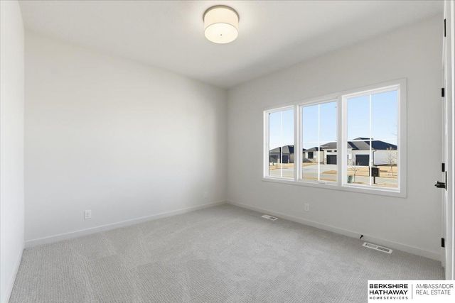 5439 Kestrel Parkway, Elkhorn, NE 68022