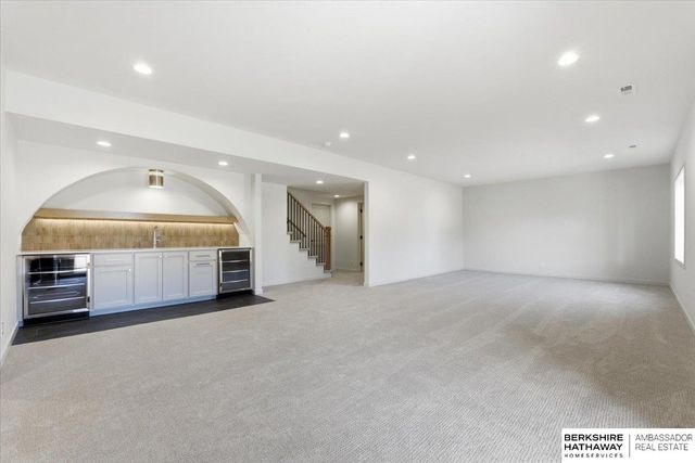 5439 Kestrel Parkway, Elkhorn, NE 68022