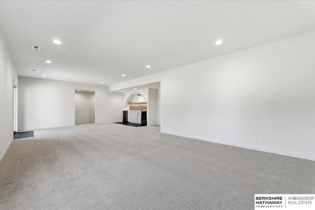 5439 Kestrel Parkway, Elkhorn, NE 68022