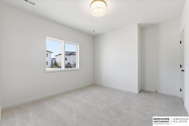 5439 Kestrel Parkway, Elkhorn, NE 68022