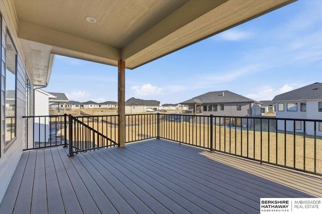 5439 Kestrel Parkway, Elkhorn, NE 68022