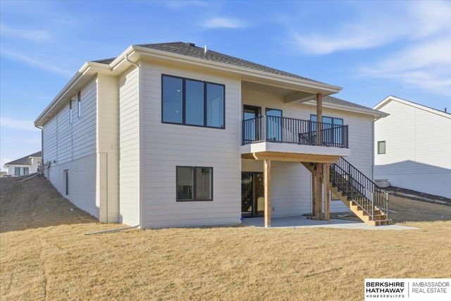 5439 Kestrel Parkway, Elkhorn, NE 68022