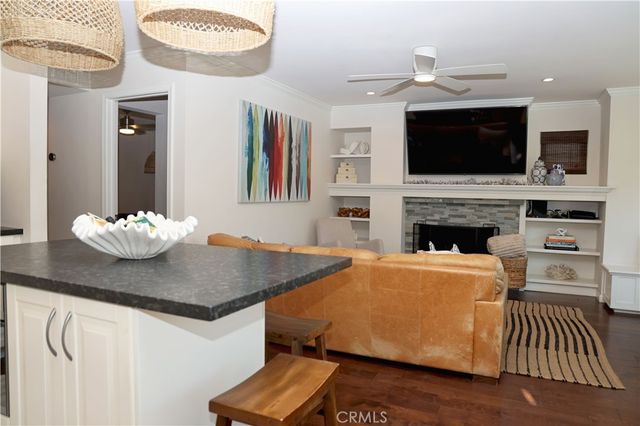 519 35th 1, Newport Beach, CA 92663