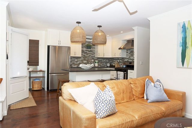 519 35th 1, Newport Beach, CA 92663