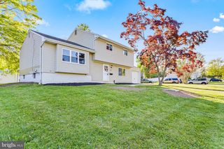 1981 ARENA DR, Hamilton, NJ 08610