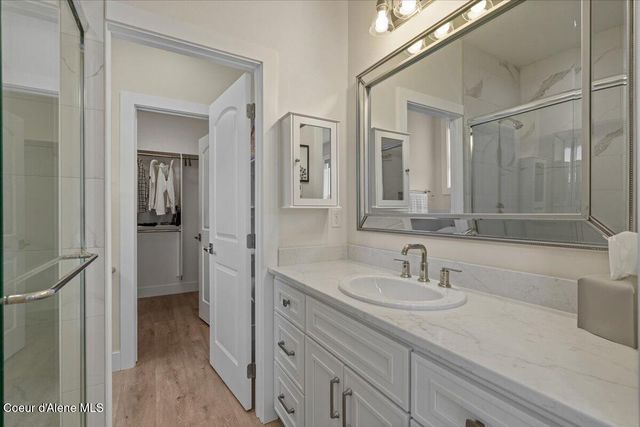 300 E Grosbeak, Hayden, ID 83835