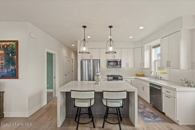 300 E Grosbeak, Hayden, ID 83835