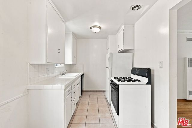3559 Sawtelle Boulevard 2, Los Angeles, CA 90066