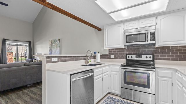 3440 S Delaware Avenue 137, Springfield, MO 65804