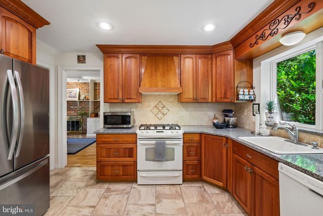 38 ORCHARD WAY N, Potomac, MD 20854