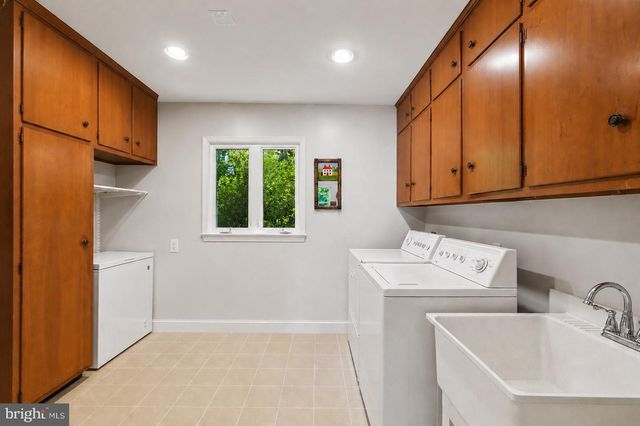 38 ORCHARD WAY N, Potomac, MD 20854