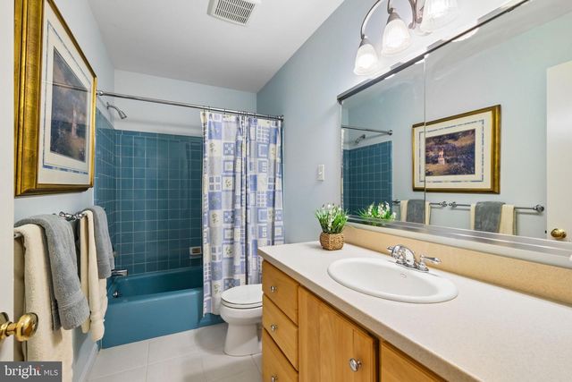 38 ORCHARD WAY N, Potomac, MD 20854