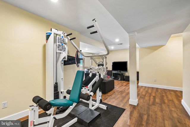 38 ORCHARD WAY N, Potomac, MD 20854