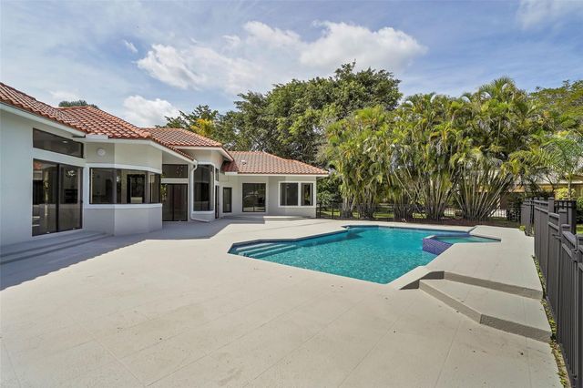 7685 NW 47th Drive, Coral Springs, FL 33067