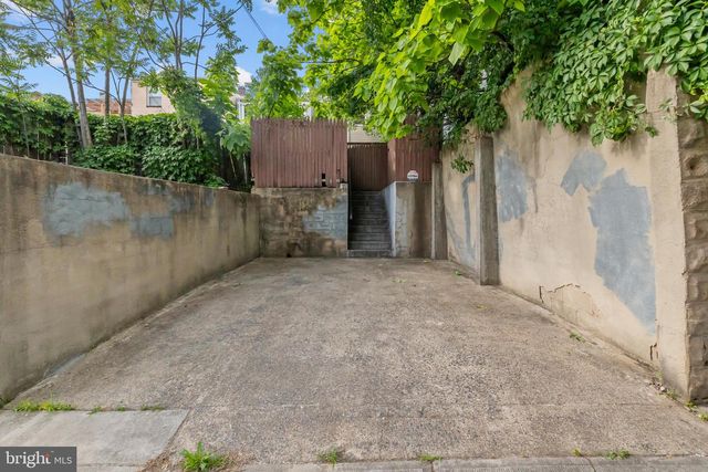 534 IRVING ST NW, Washington, DC 20010
