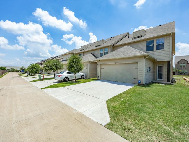 420 Milverton Drive, Fort Worth, TX 76036