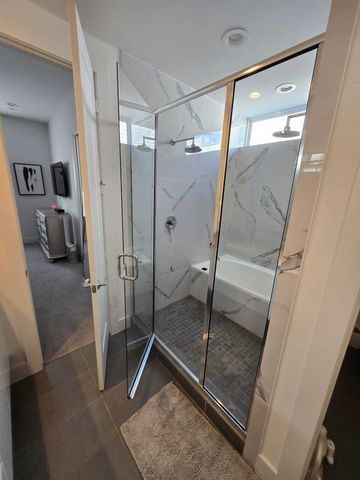 5866 E Post Oak Lane, Houston, TX 77055