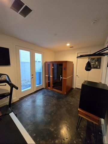 5866 E Post Oak Lane, Houston, TX 77055