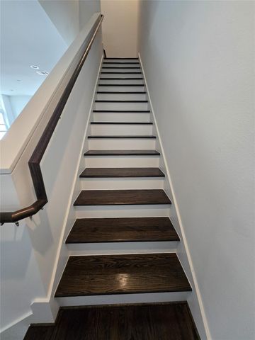 5866 E Post Oak Lane, Houston, TX 77055