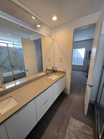 5866 E Post Oak Lane, Houston, TX 77055