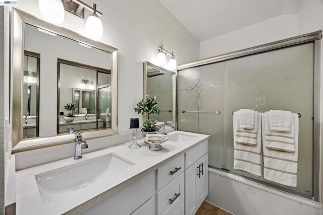 5012 Lakeview Dr 200, San Ramon, CA 94582