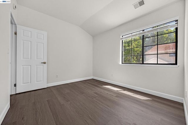 5012 Lakeview Dr 200, San Ramon, CA 94582