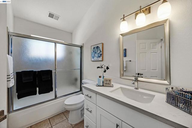 5012 Lakeview Dr 200, San Ramon, CA 94582