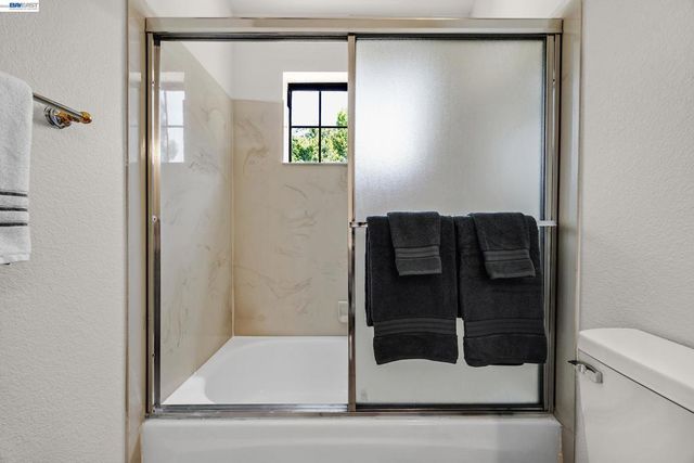 5012 Lakeview Dr 200, San Ramon, CA 94582