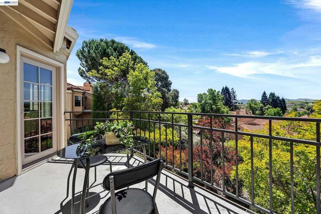 5012 Lakeview Dr 200, San Ramon, CA 94582