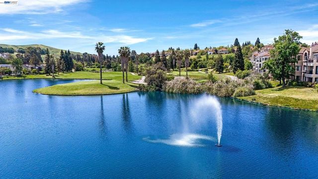5012 Lakeview Dr 200, San Ramon, CA 94582