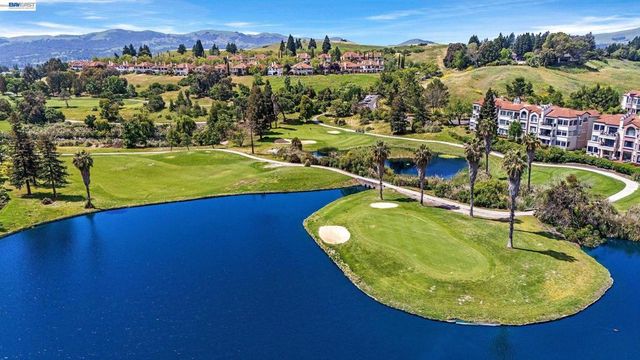 5012 Lakeview Dr 200, San Ramon, CA 94582