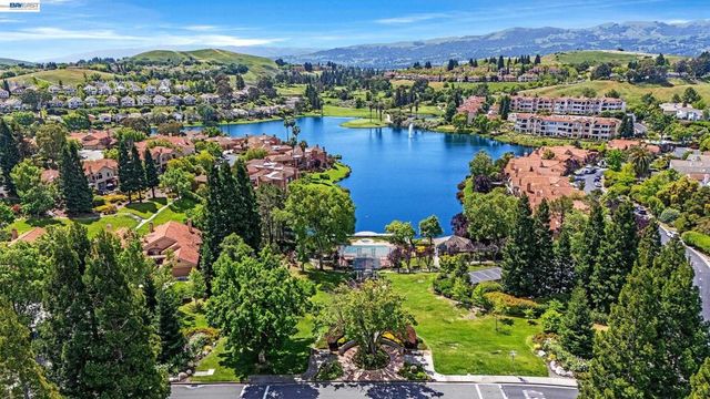 5012 Lakeview Dr 200, San Ramon, CA 94582