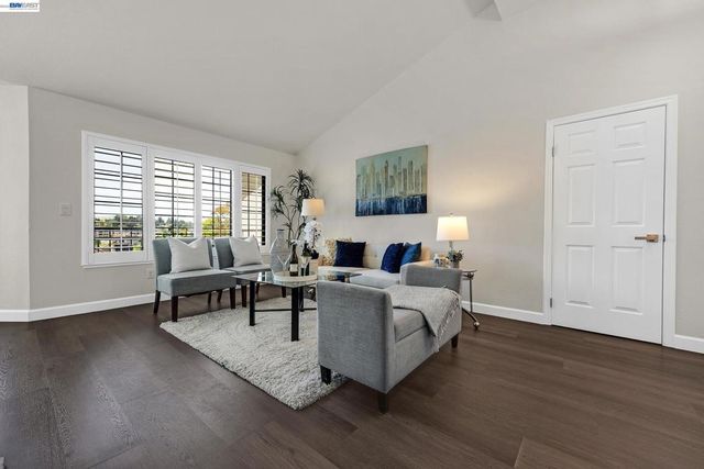 5012 Lakeview Dr 200, San Ramon, CA 94582