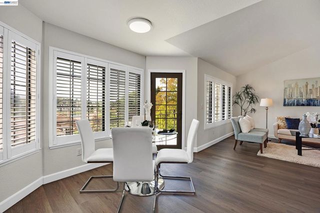 5012 Lakeview Dr 200, San Ramon, CA 94582