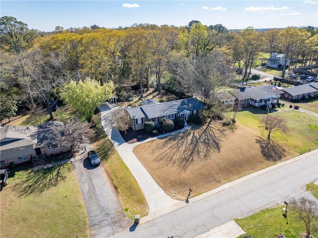 116 Karen Drive, Clemson, SC 29631