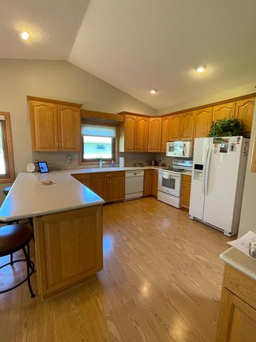 1205 26th Street SW, Austin, MN 55912