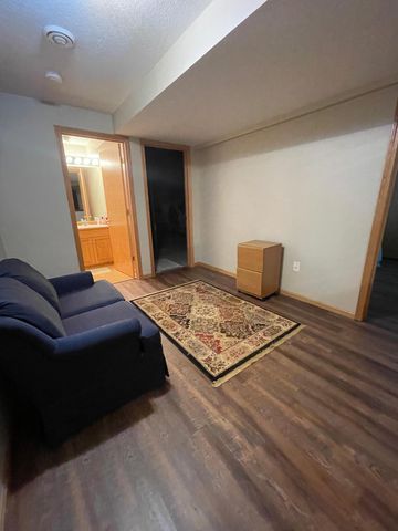 1205 26th Street SW, Austin, MN 55912