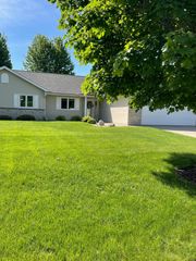 1205 26th Street SW, Austin, MN 55912