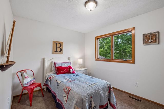 5524 W 137th Street, Savage, MN 55378