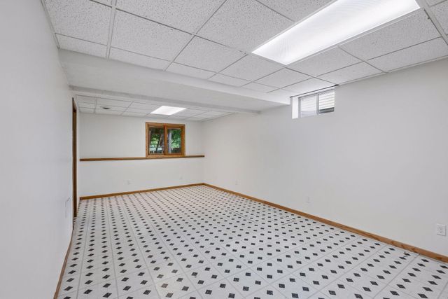 5524 W 137th Street, Savage, MN 55378
