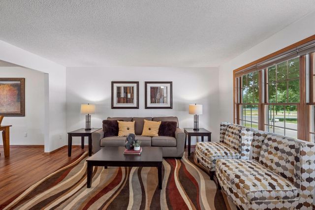 5524 W 137th Street, Savage, MN 55378